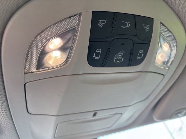 Used 2017 Chrysler Pacifica Touring w/ Tire & Wheel Group FWD image 29