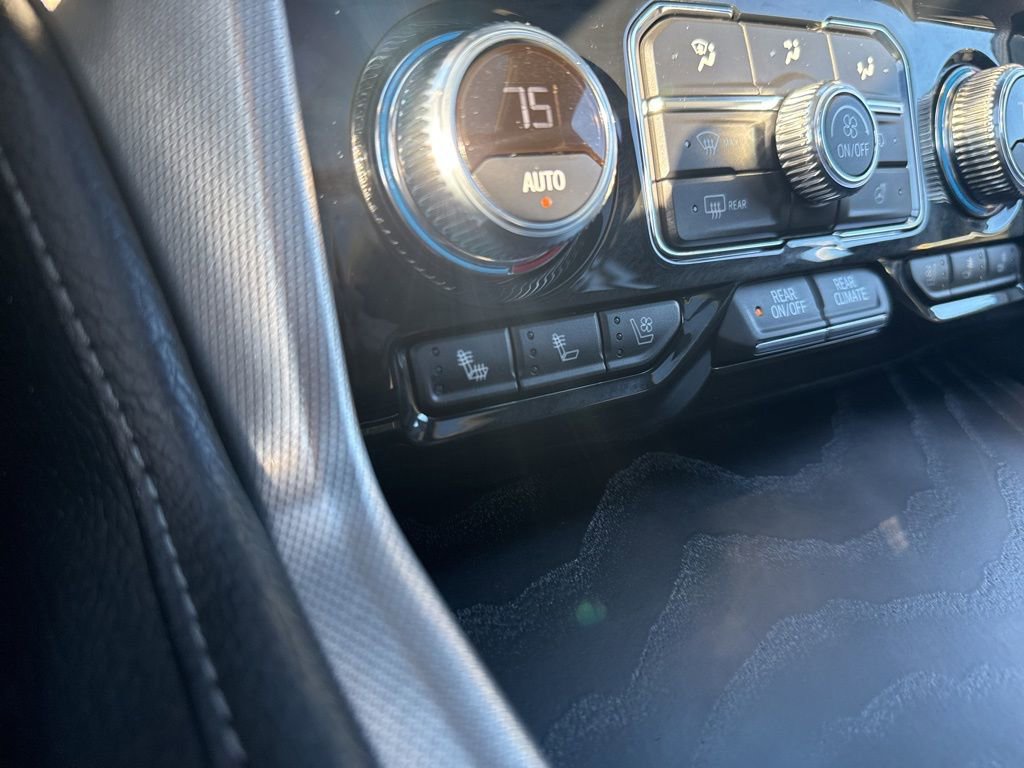 Used 2023 GMC Yukon Denali w/ Denali Reserve Package image 27