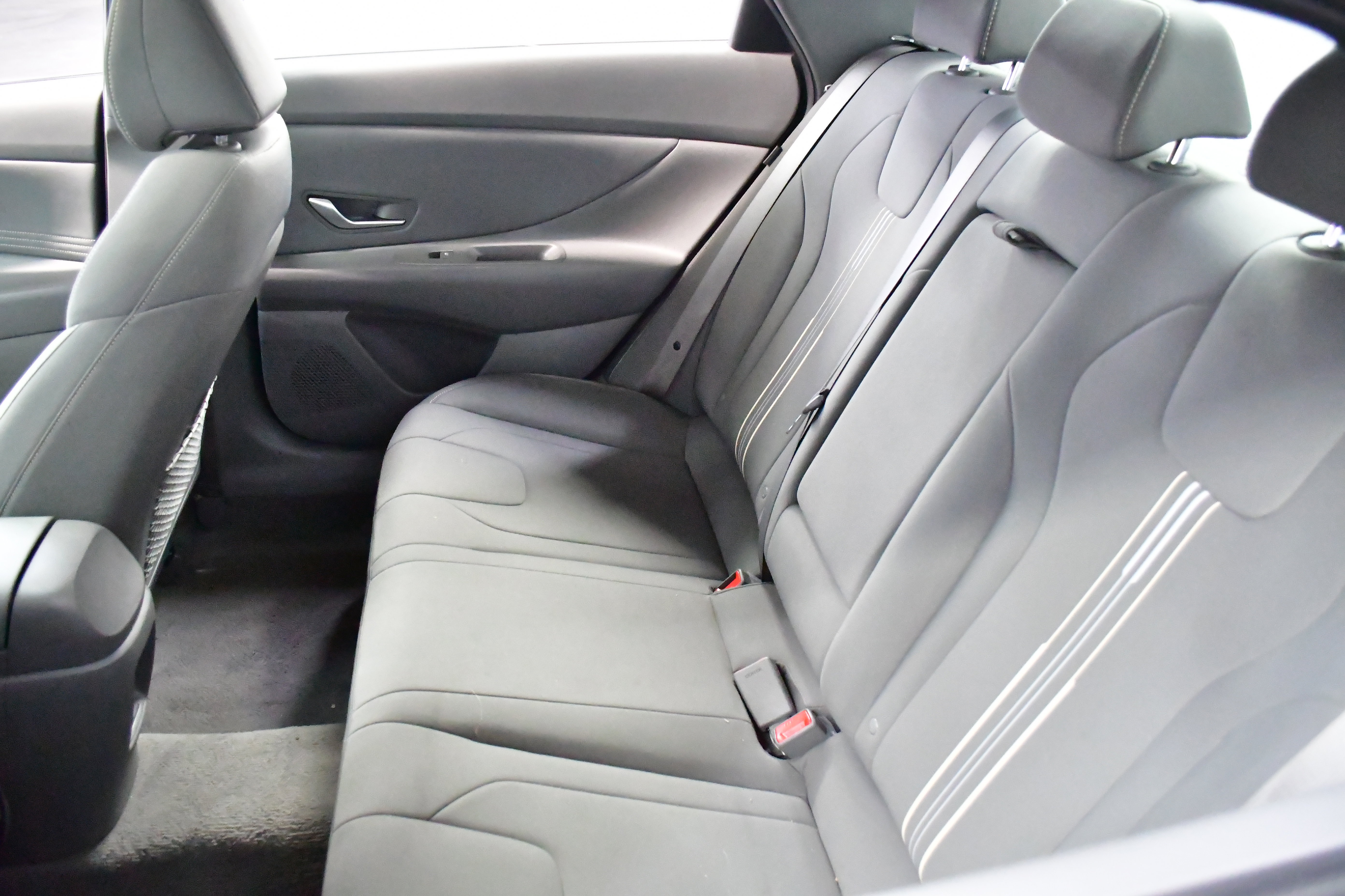 Used 2025 Hyundai Elantra SEL image 13