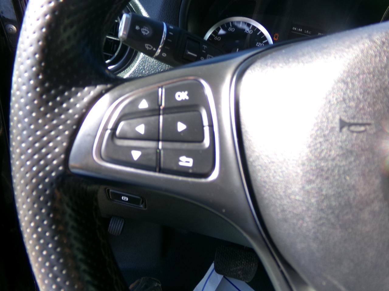 Used 2018 Mercedes-Benz Metris Passenger image 21