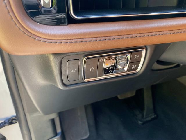 Certified 2023 Lincoln Aviator Reserve w/ Equipment Group 201A AWD/4WD image 16