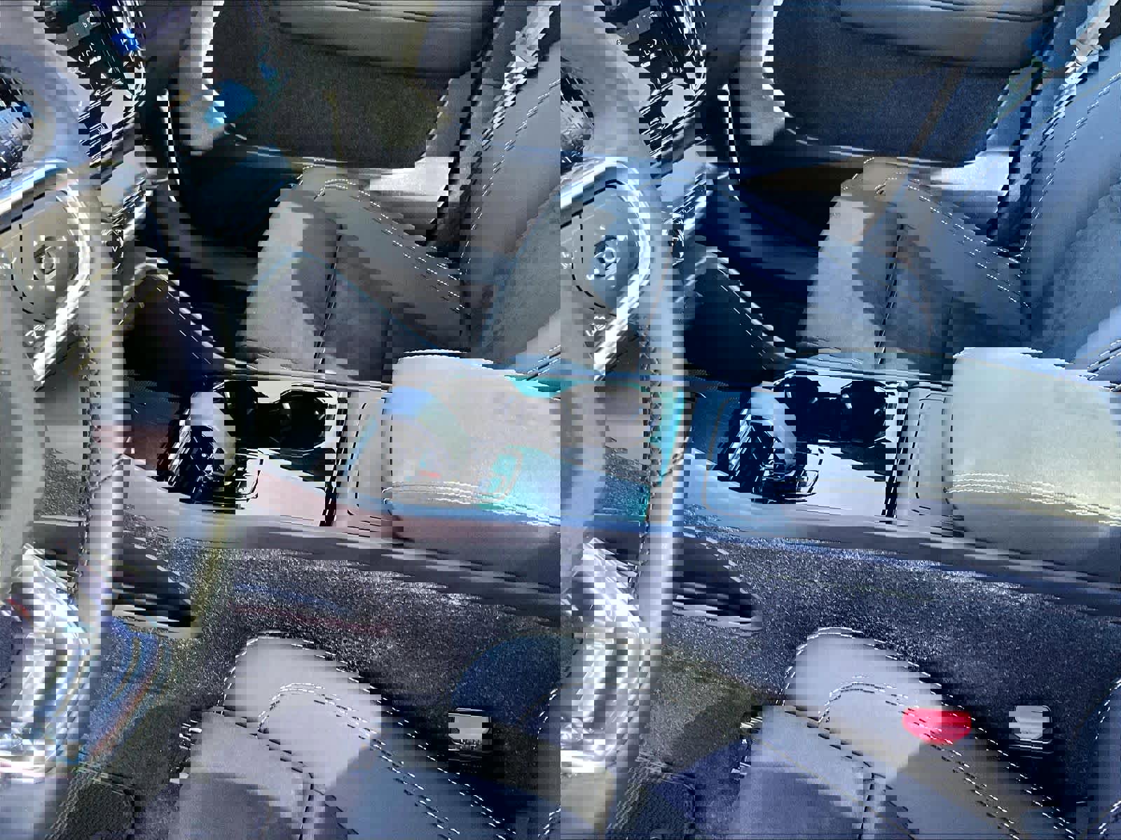 Used 2022 Volvo C40 P8 Recharge Ultimate image 20