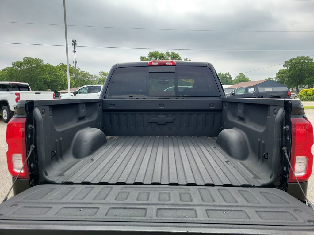 Used 2017 Chevrolet Silverado 1500 LTZ Z71 w/ LTZ Plus Package AWD/4WD image 6