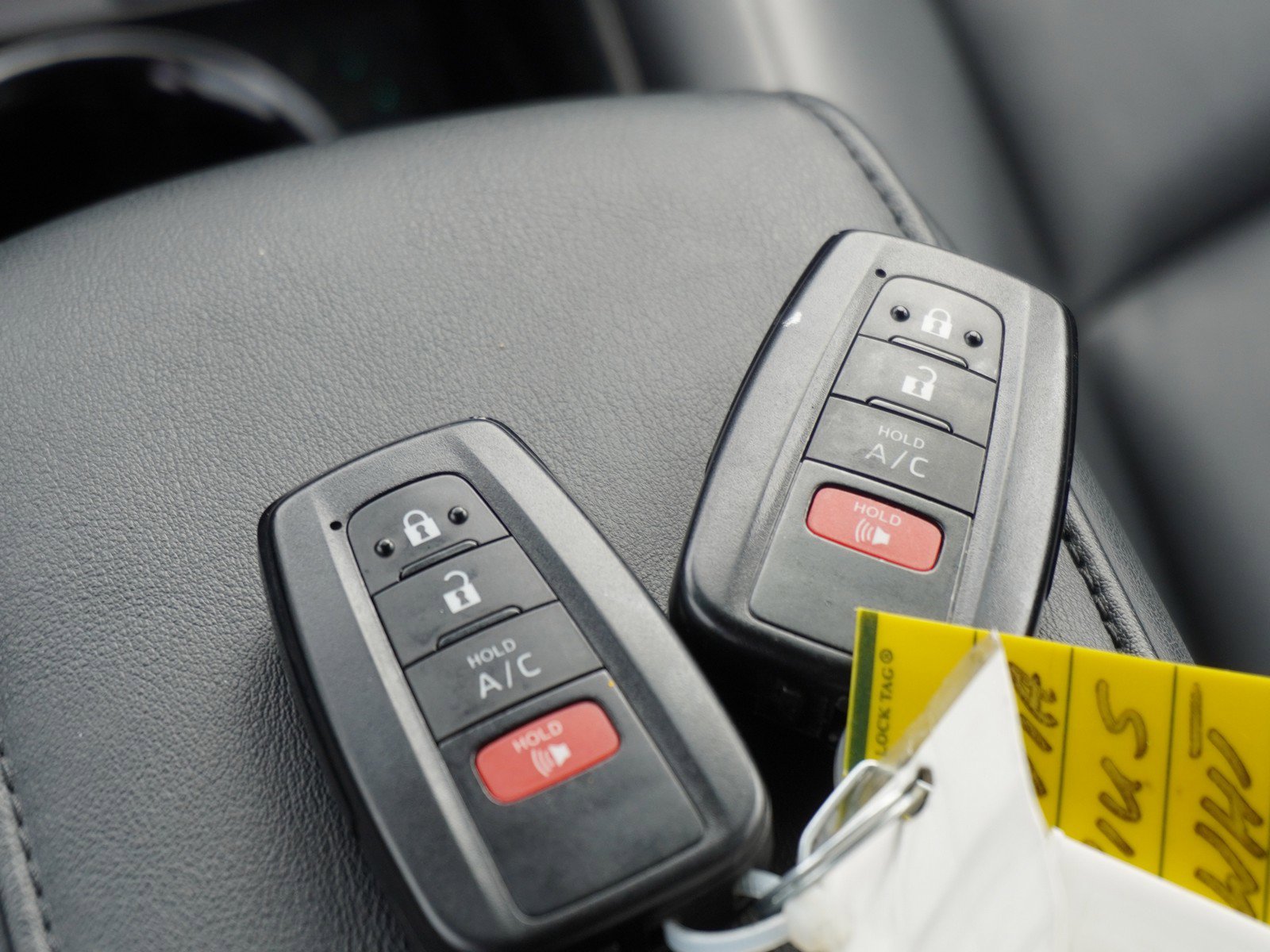 Used 2021 Toyota Prius Prime Limited w/ Carpet Mat Package (TMS) image 19