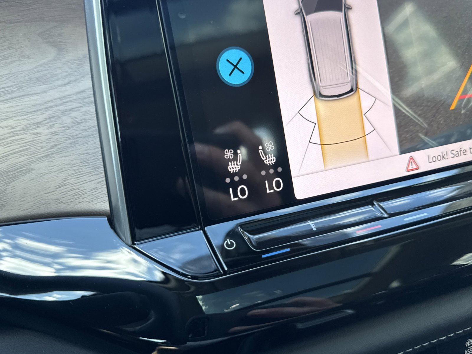 New 2026 Volkswagen Atlas SE image 28