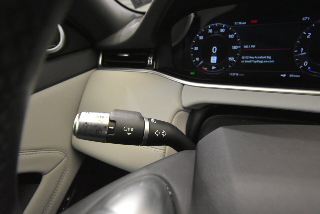 Used 2020 Land Rover Range Rover Evoque SE AWD/4WD image 30