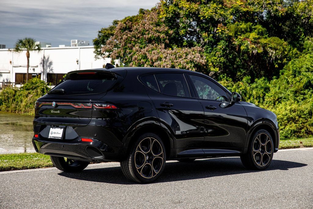 New 2025 Alfa Romeo Tonale AWD/4WD image 3