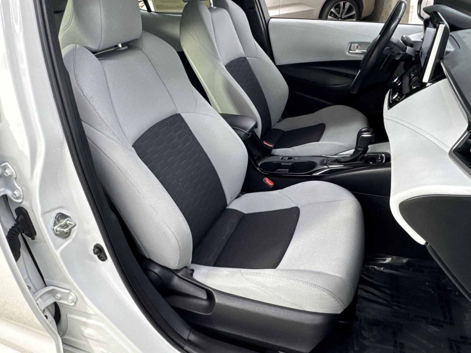 Used 2023 Toyota Corolla SE image 31