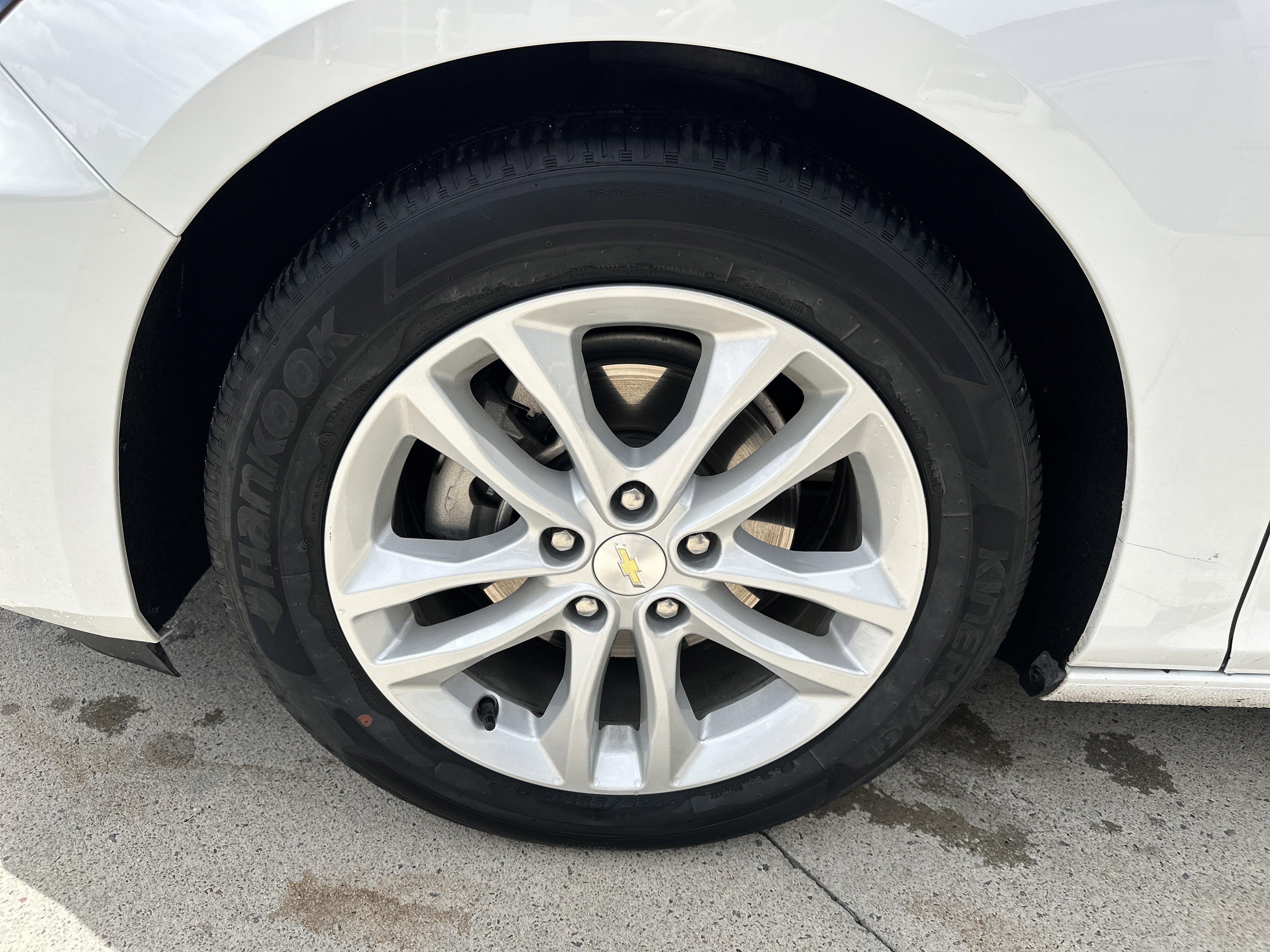 Used 2017 Chevrolet Malibu LT FWD image 16