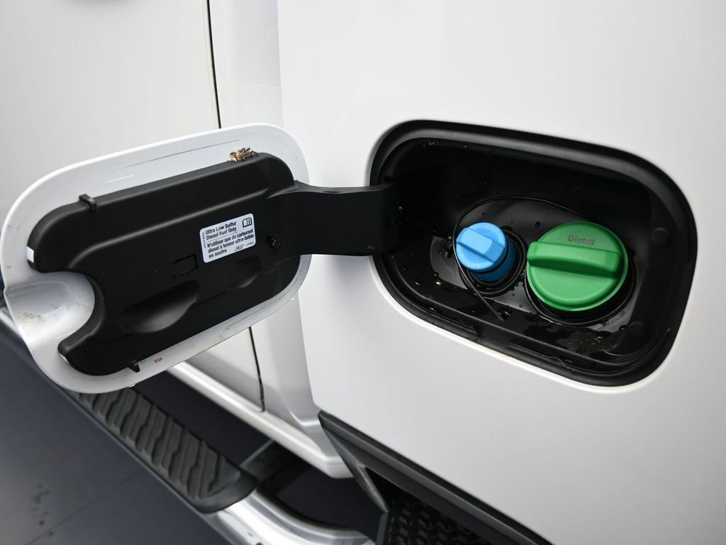 Used 2024 Chevrolet Silverado 2500 LT image 39