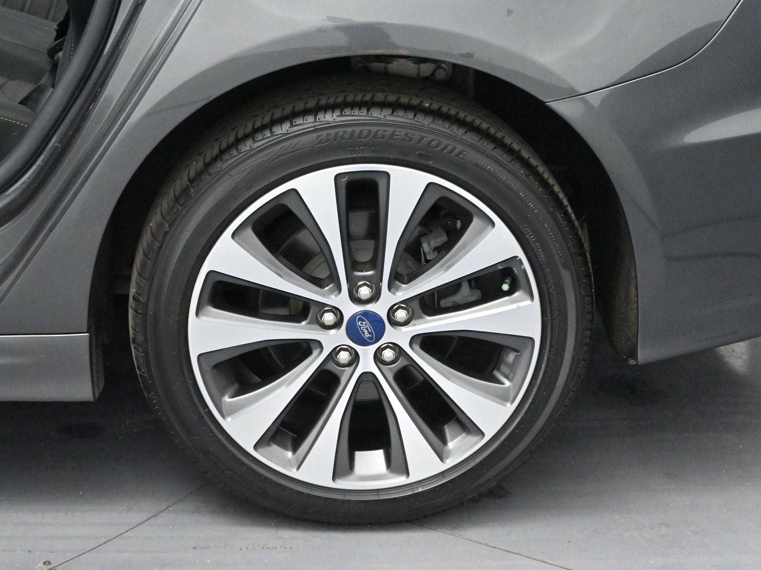 Used 2020 Ford Fusion SE image 35