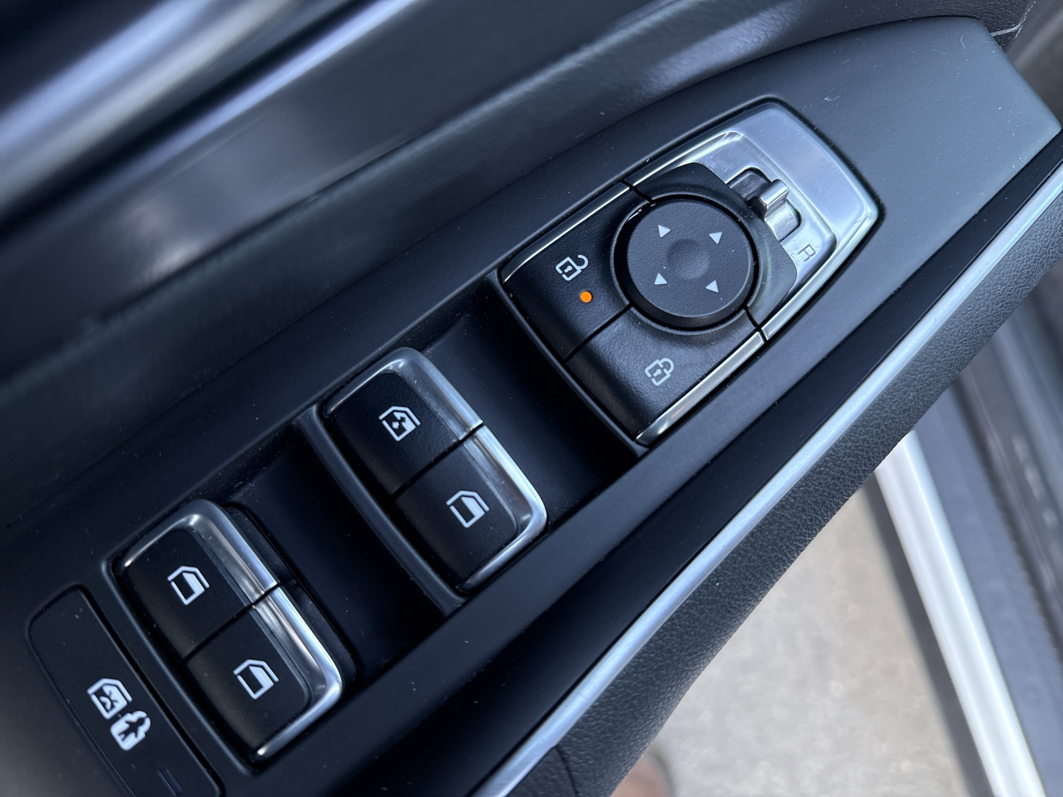 Certified 2024 Kia Sorento S image 17