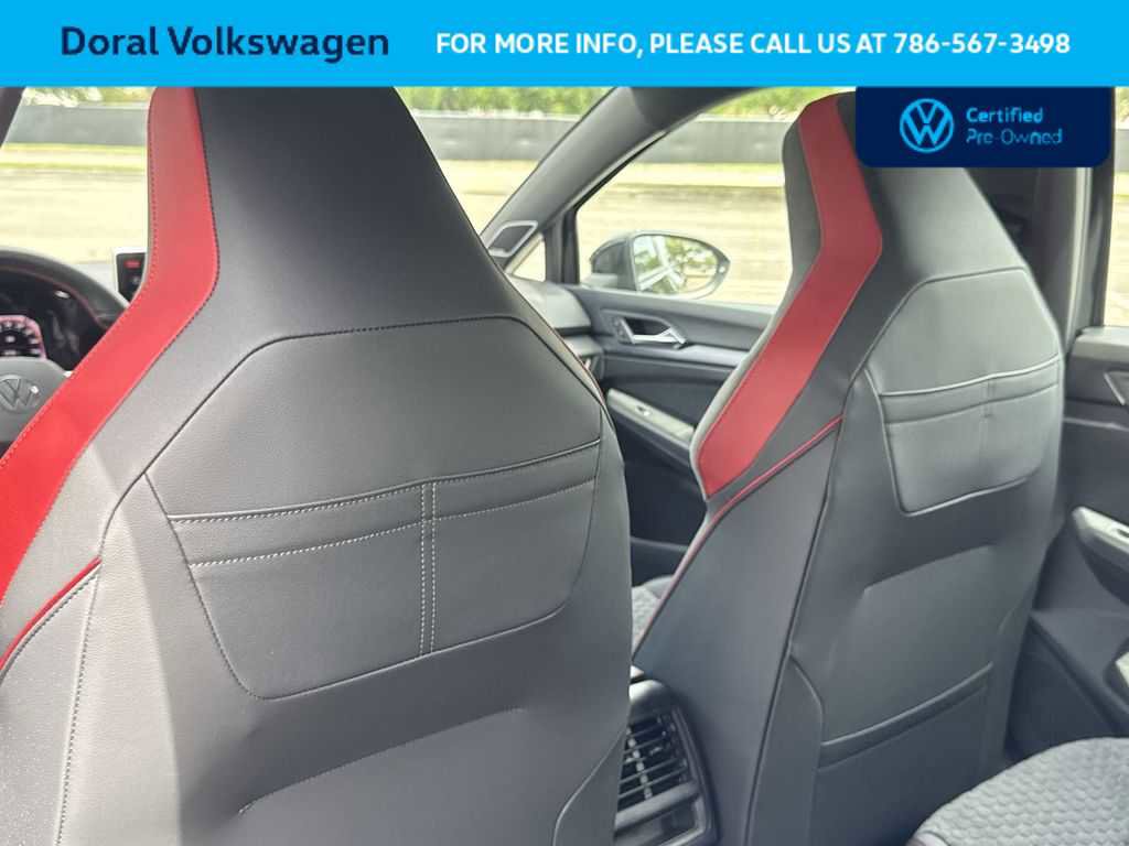 Certified 2025 Volkswagen GTI SE image 23