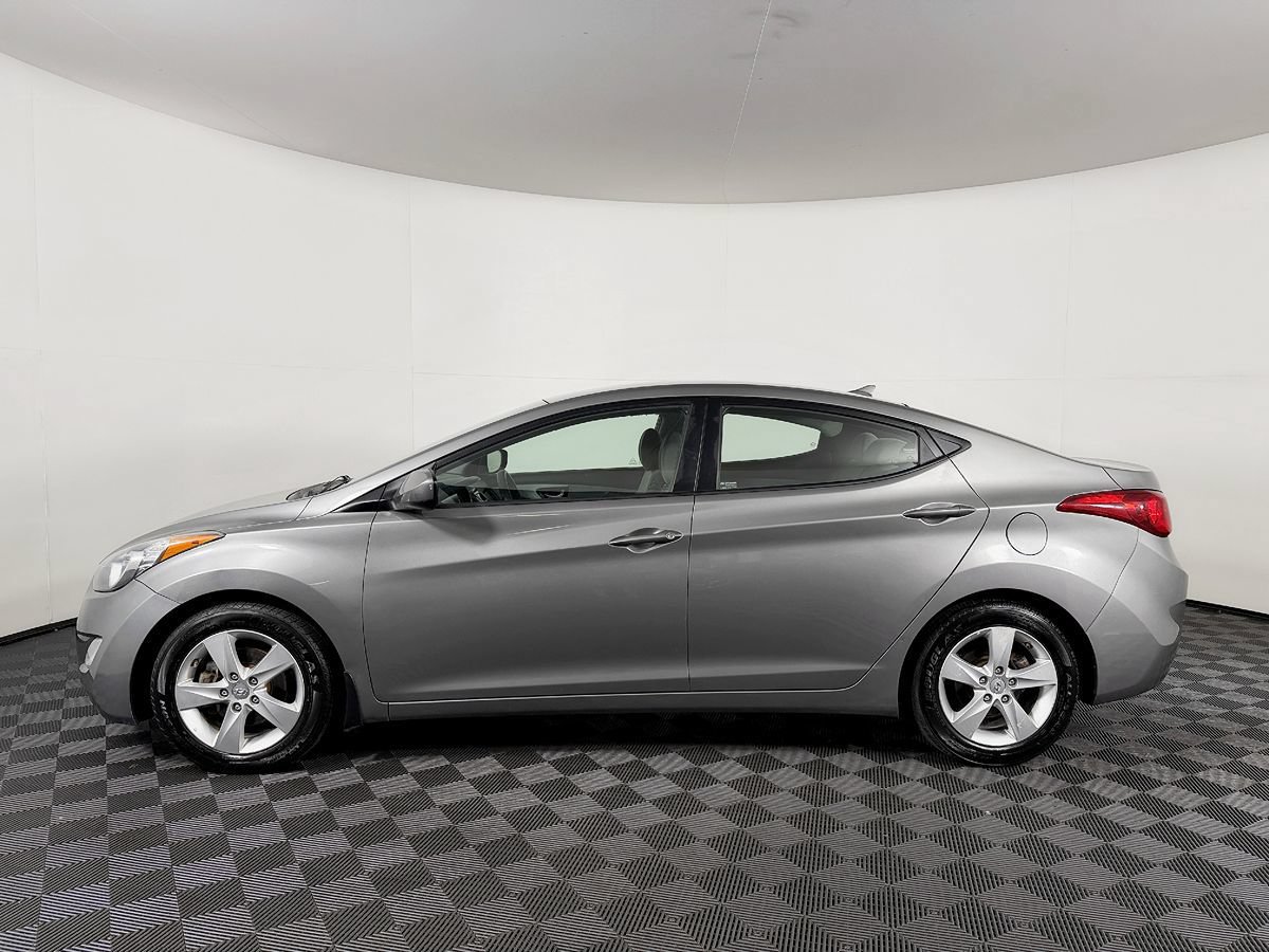 Used 2013 Hyundai Elantra GLS w/ Preferred Pkg FWD image 16