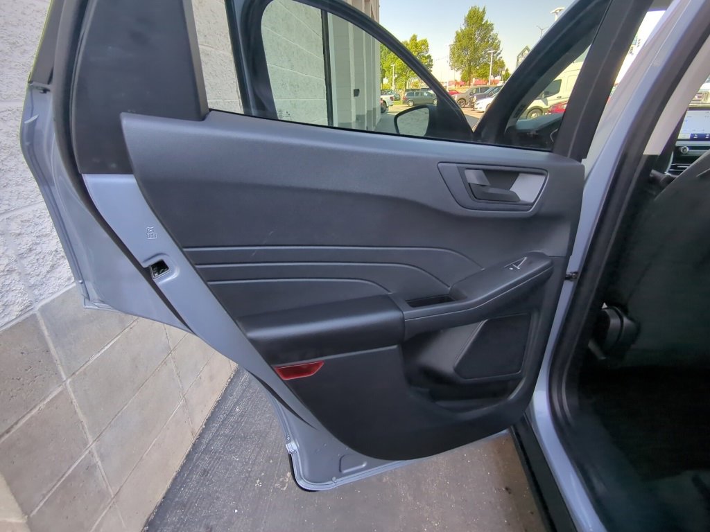 Used 2022 Ford Escape SE image 14