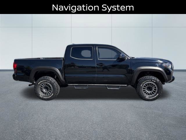 Used 2019 Toyota Tacoma TRD Sport AWD/4WD image 2