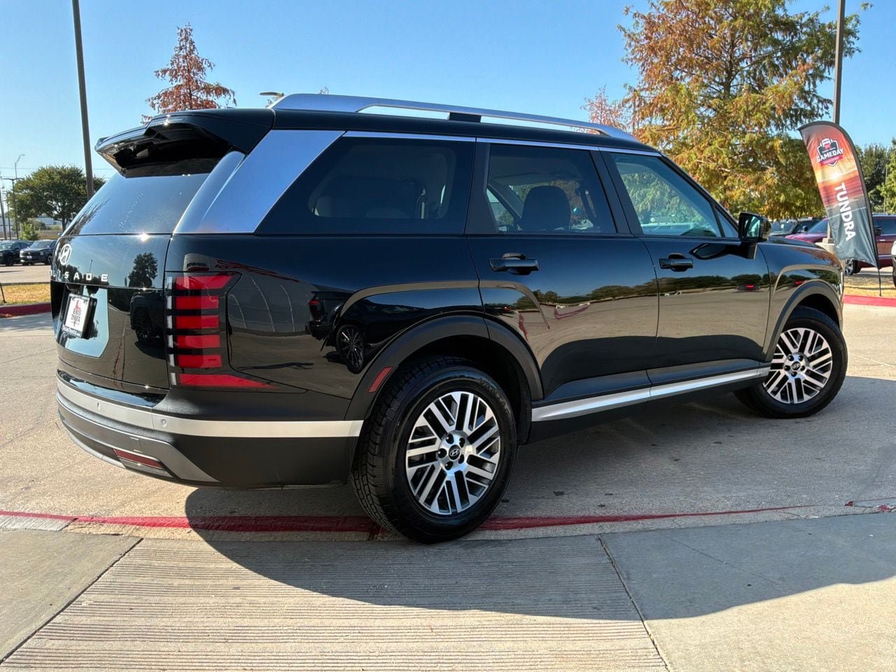 Used 2026 Hyundai Palisade SEL FWD image 6