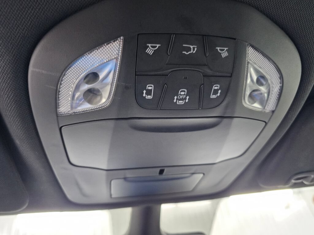 Used 2025 Chrysler Pacifica Select FWD image 21