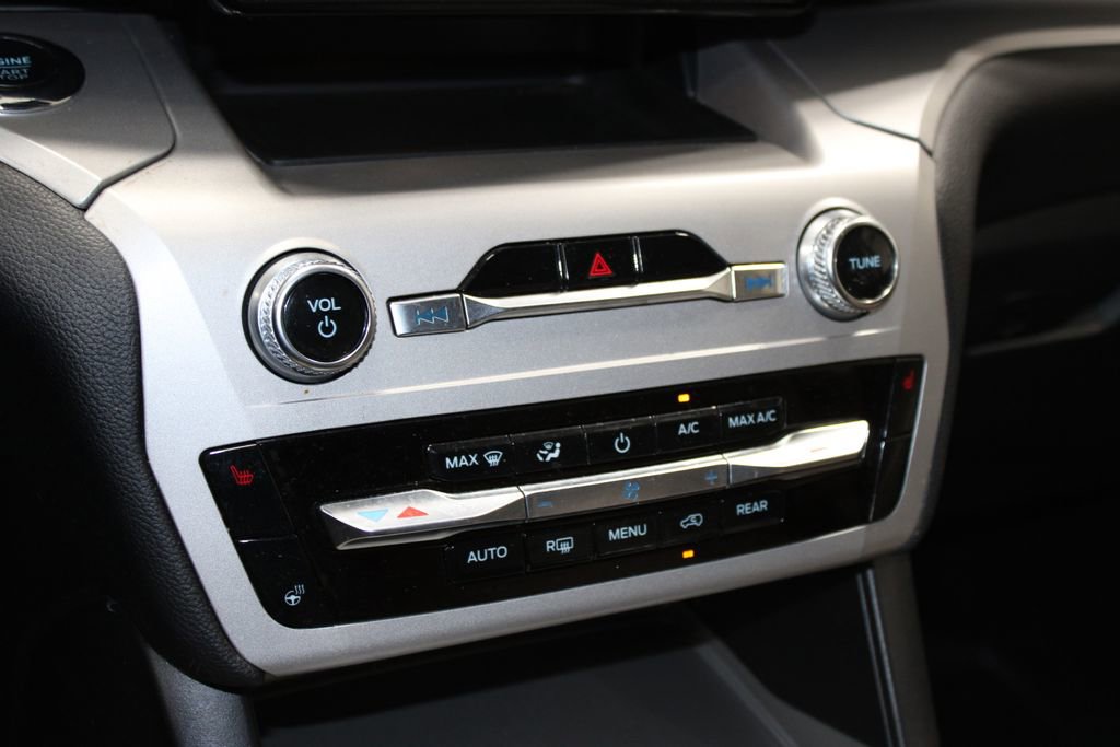 Used 2023 Ford Explorer XLT w/ Equipment Group 202A image 45