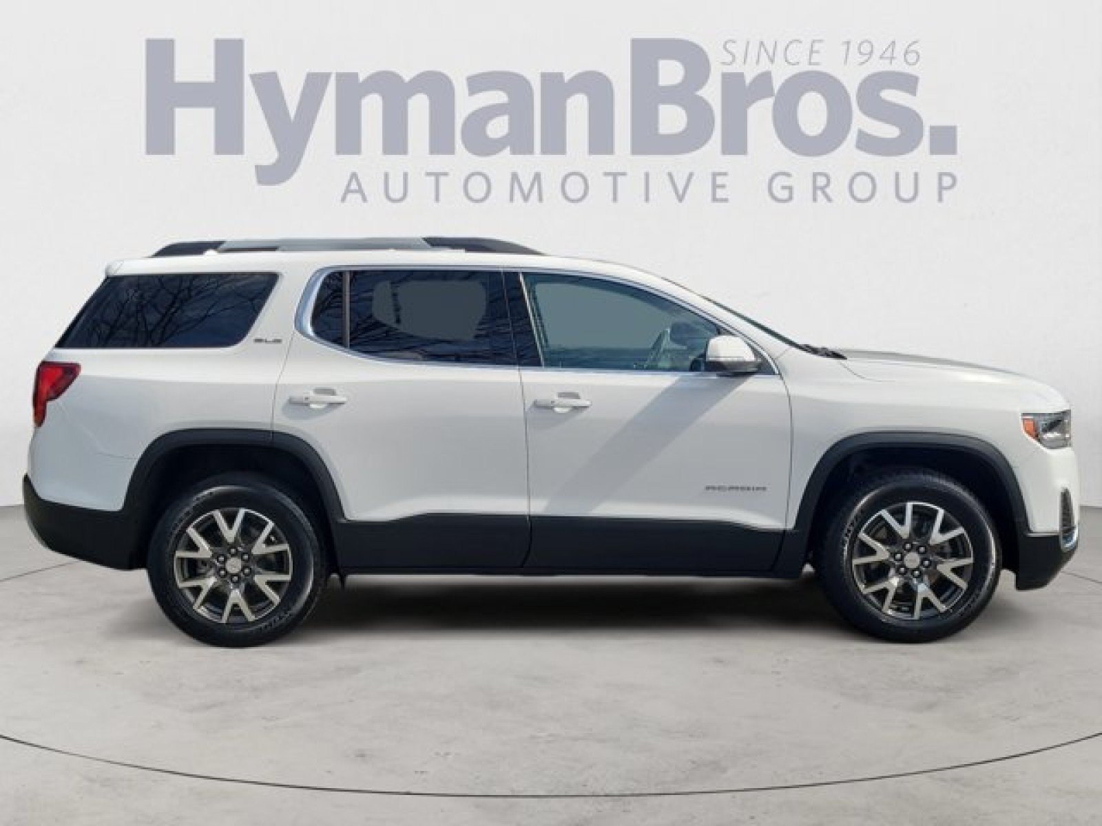 Used 2023 GMC Acadia SLE w/ Driver Convenience Package AWD/4WD image 2