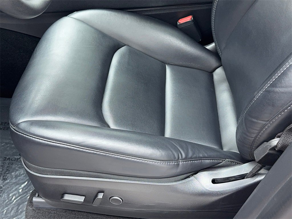 Used 2021 Tesla Model Y Long Range image 40