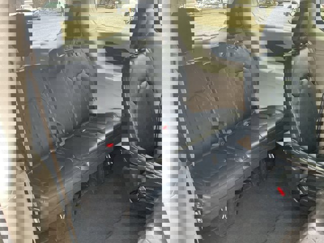 Used 2024 Chrysler Pacifica Touring-L image 37