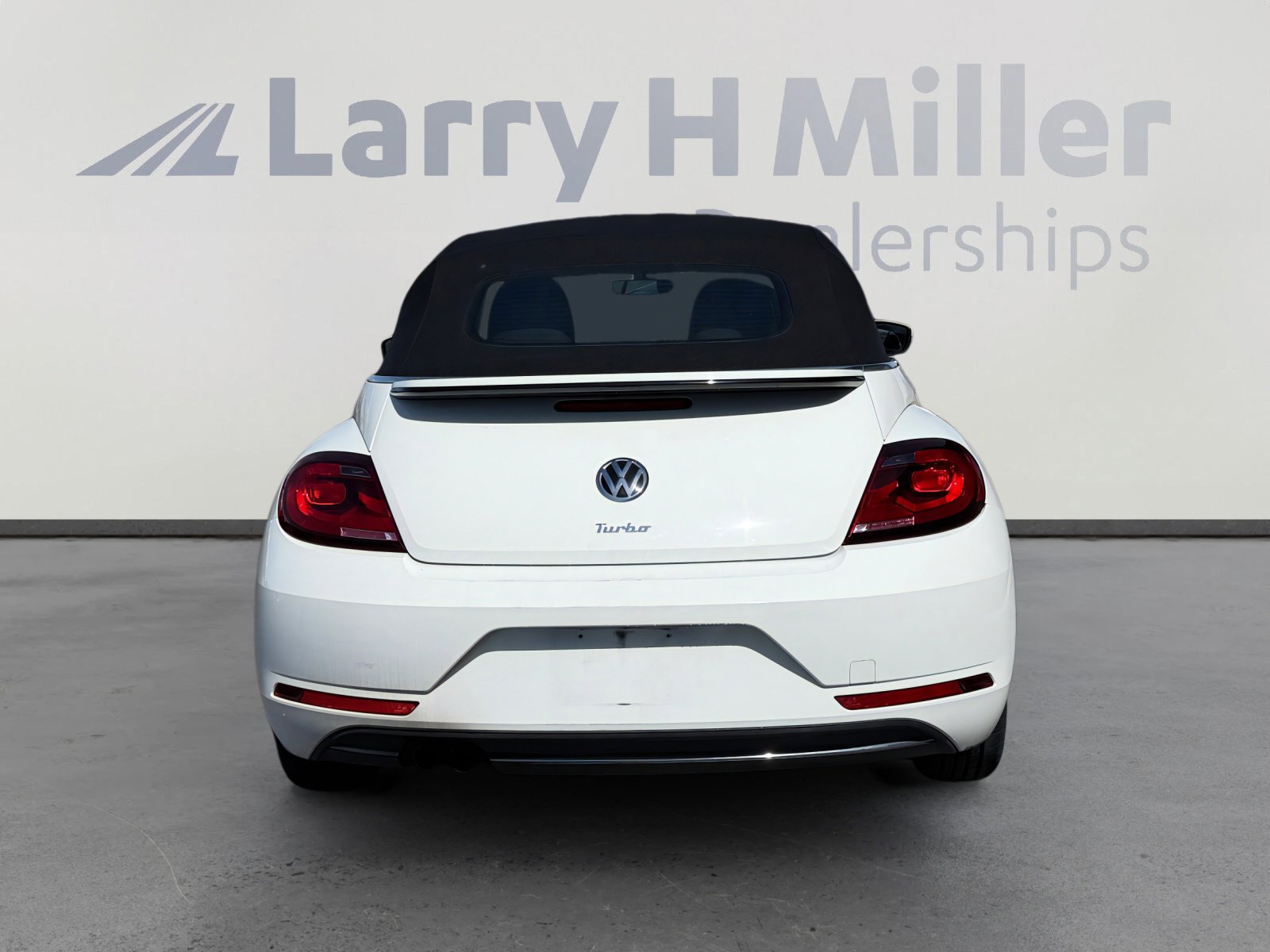 Used 2017 Volkswagen Beetle 1.8T S image 4