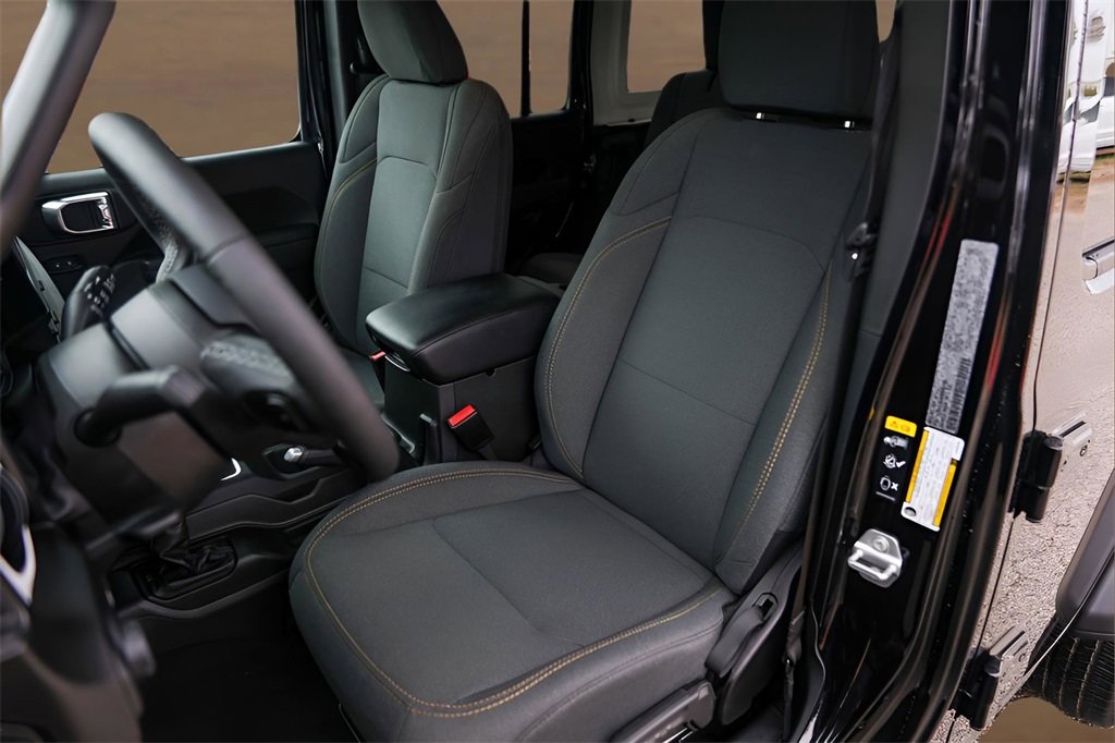 Used 2025 Jeep Wrangler Sport S image 7