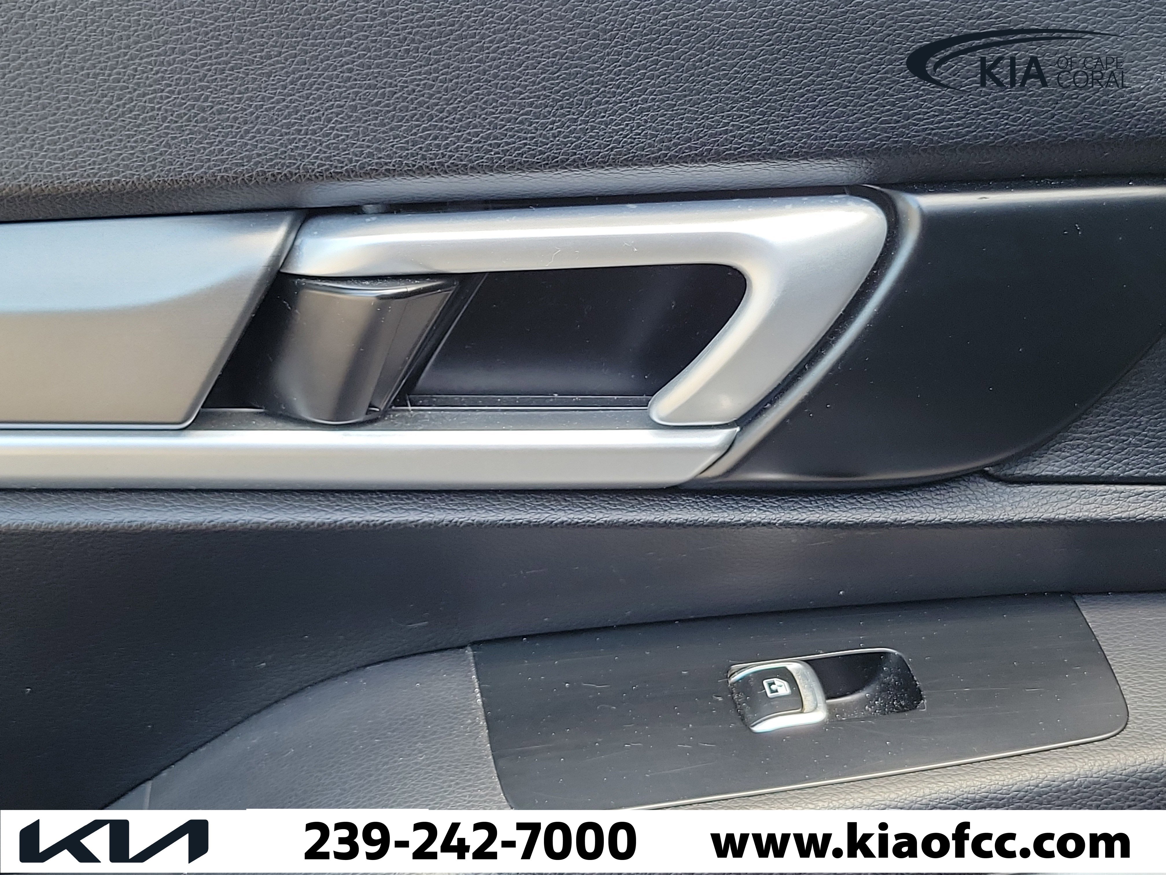 Used 2020 Kia Telluride S w/ S 8 Passenger Seating Package AWD/4WD image 17