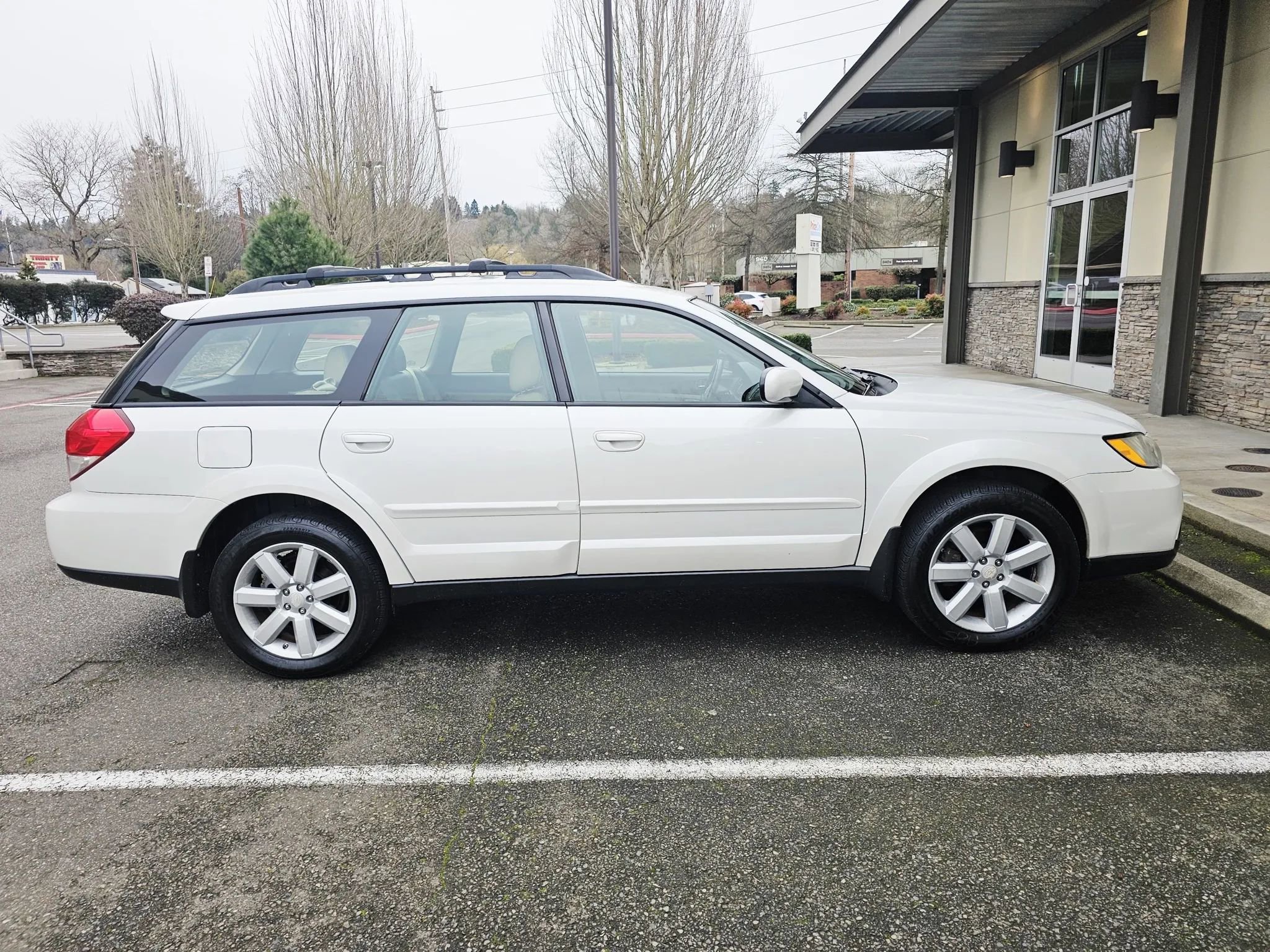 Used 2008 Subaru Outback 2.5i Limited L.L. Bean image 6