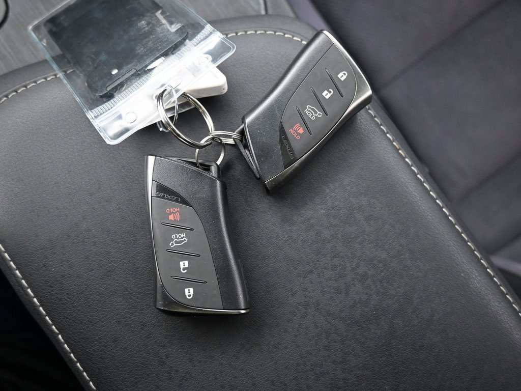 Used 2023 Lexus RZ 450e Premium w/ Accessory Package (2T) image 11