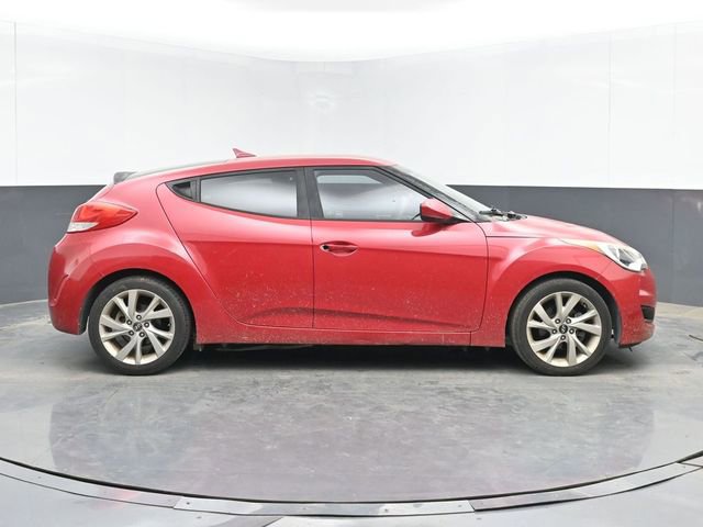 Used 2016 Hyundai Veloster FWD image 11
