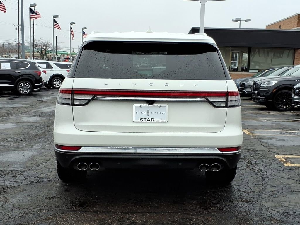 Used 2023 Lincoln Aviator Reserve w/ Equipment Group 201A image 6