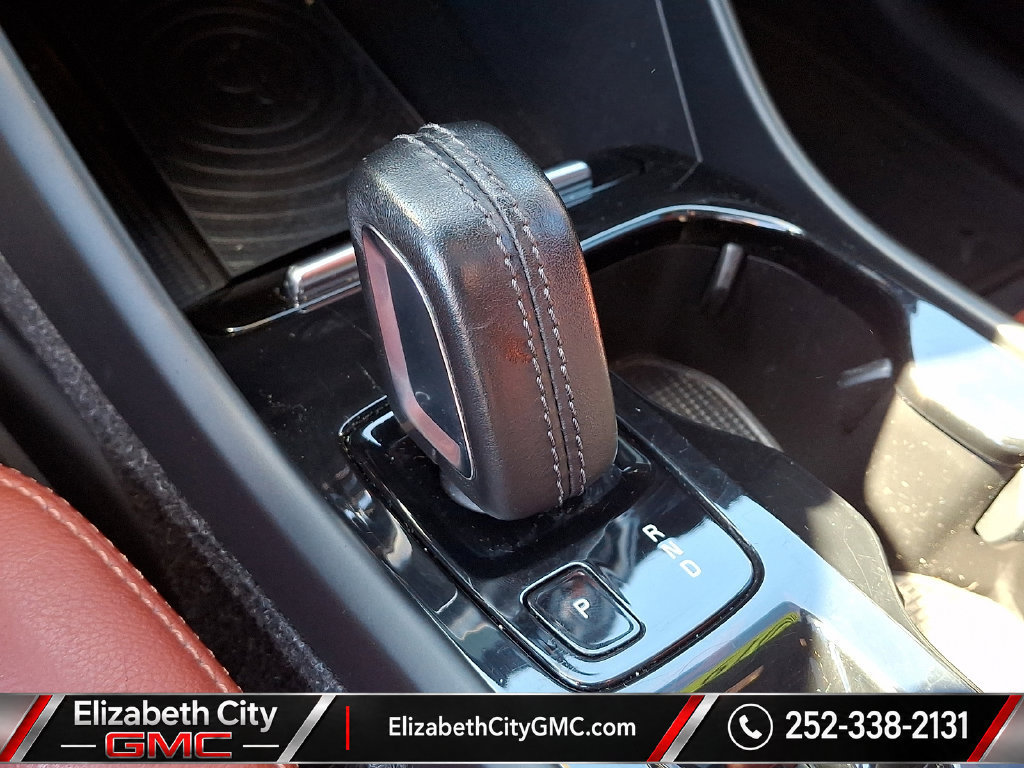 Used 2019 Volvo XC40 T4 Inscription FWD image 16