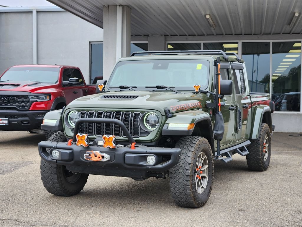 Used 2024 Jeep Gladiator Mojave AWD/4WD image 5