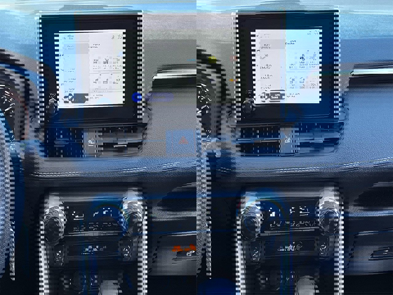 Used 2025 Toyota RAV4 LE image 15