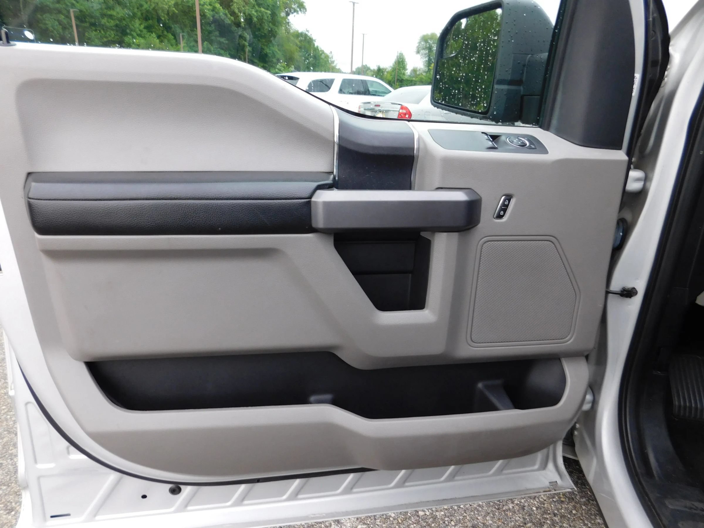 Used 2019 Ford F150 XLT w/ Equipment Group 301A Mid RWD image 12