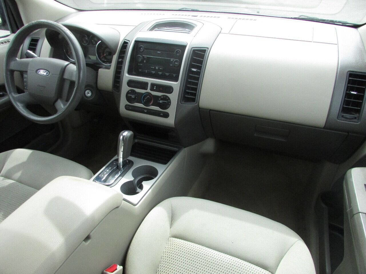 Used 2007 Ford Edge SE image 26