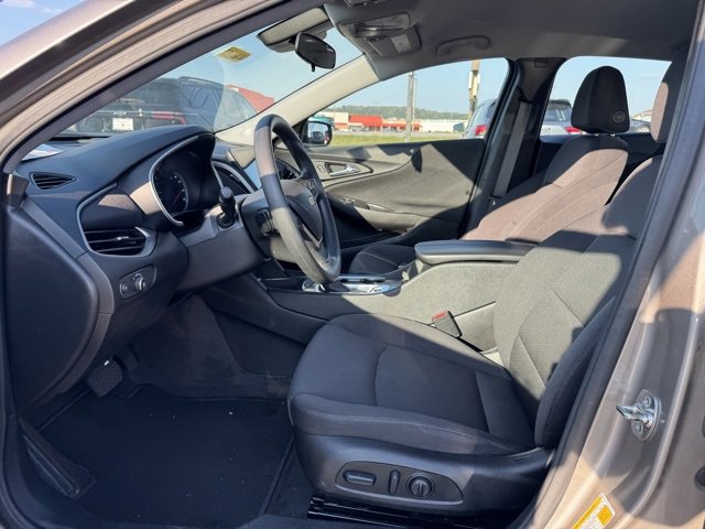 Used 2025 Chevrolet Malibu LT image 39