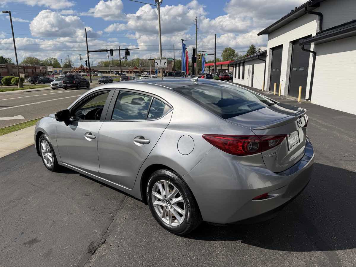 Used 2016 MAZDA MAZDA3 i Touring w/ Popular Equipment Package FWD image 3