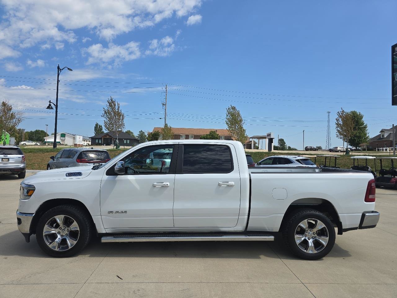 Used 2023 RAM 1500 Laramie AWD/4WD image 2