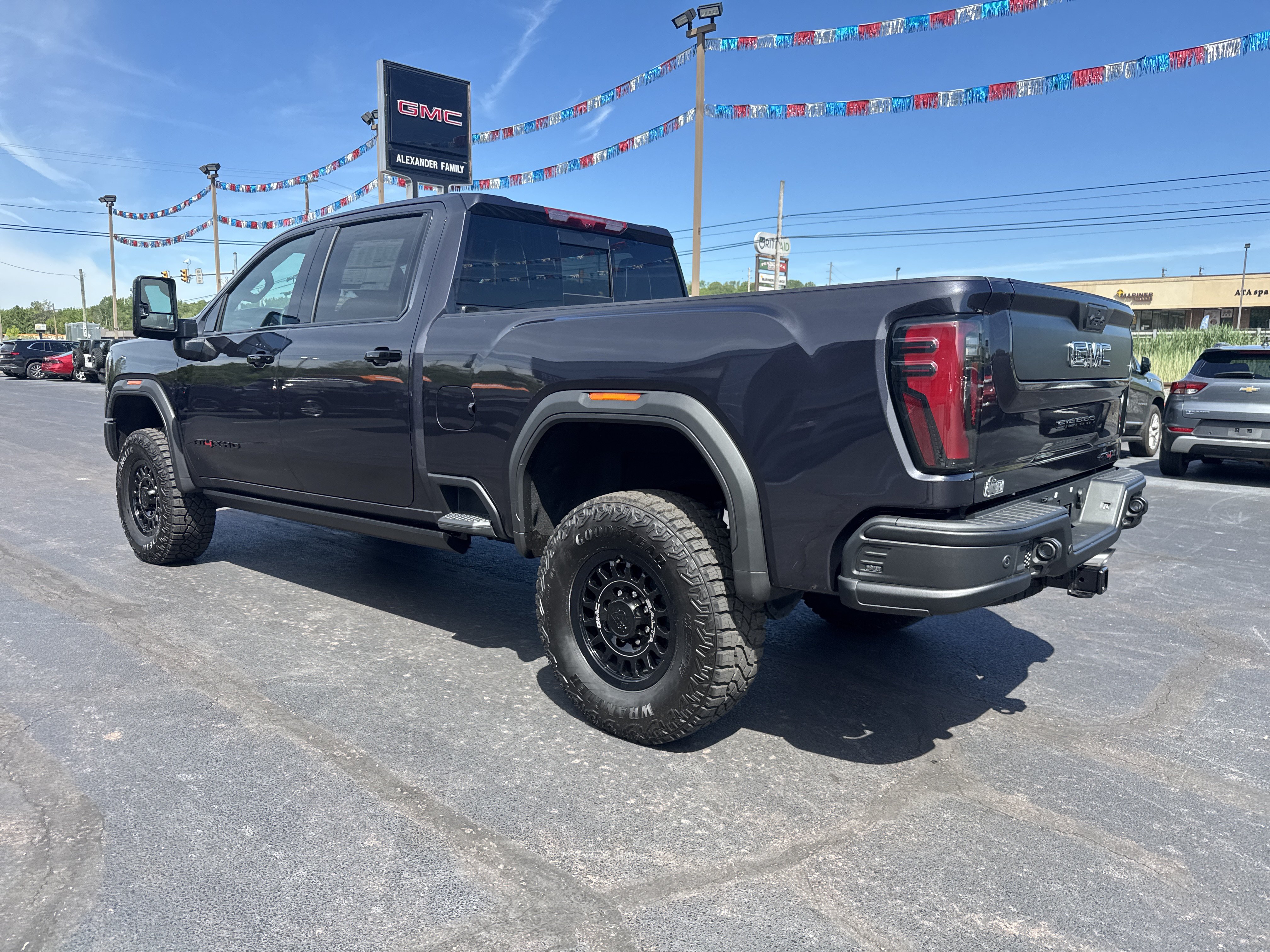 New 2026 GMC Sierra 2500 AT4X w/ AT4X AEV Edition AWD/4WD image 6
