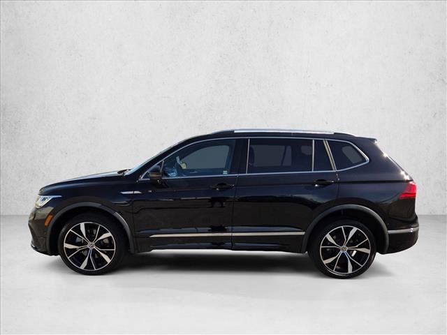 Used 2022 Volkswagen Tiguan SEL R-Line image 9