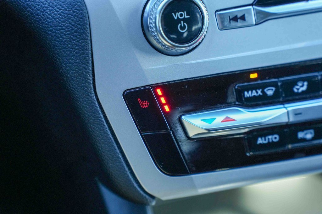 Used 2023 Ford Explorer XLT w/ Class IV Trailer Tow Package image 39