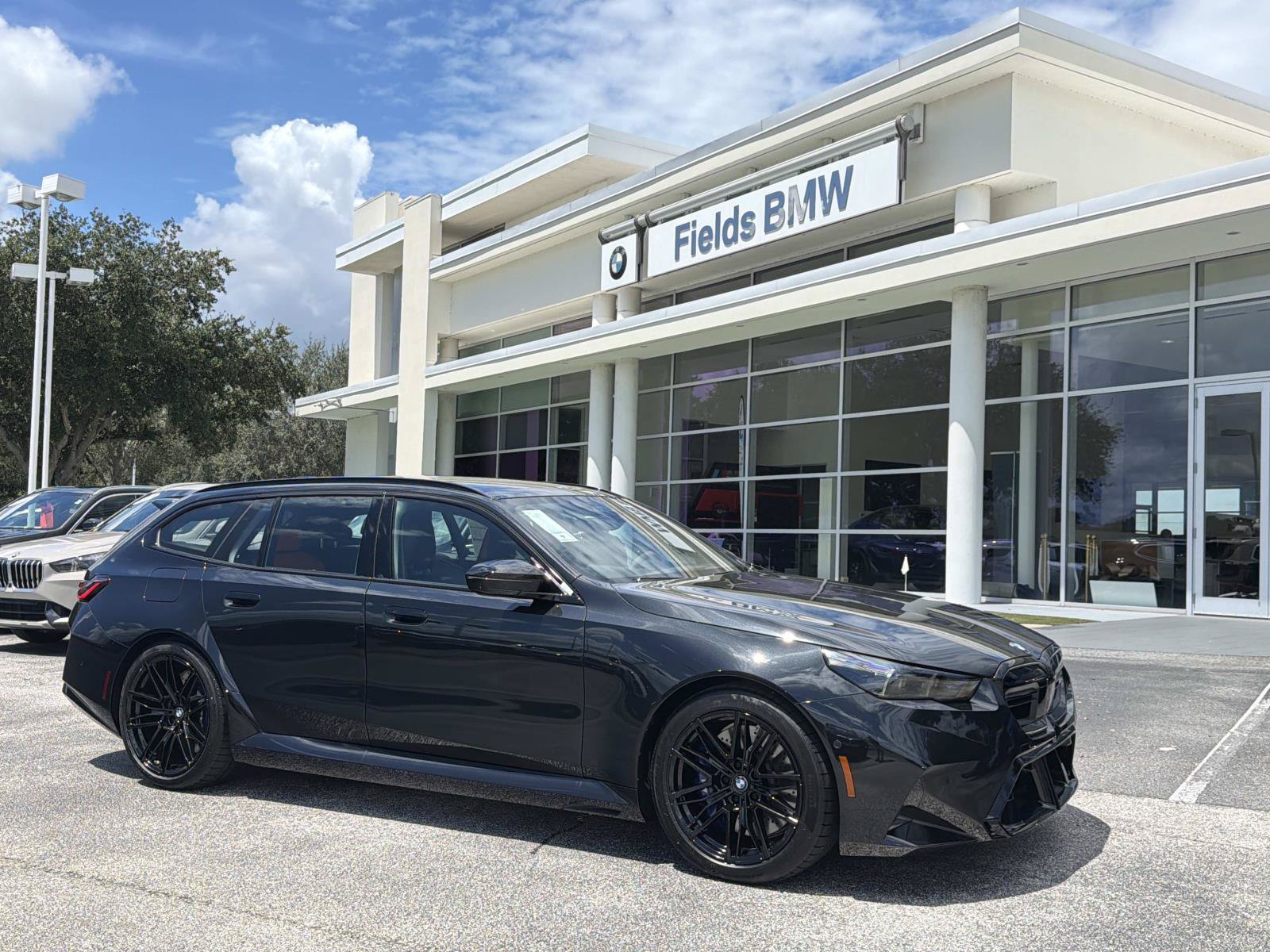 New 2027 BMW M5 Touring AWD/4WD image 1