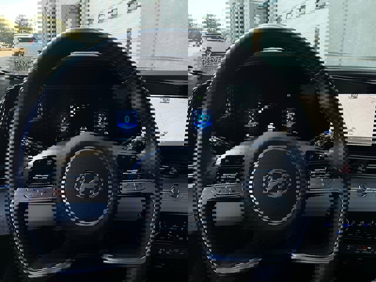 Used 2025 Hyundai Elantra Limited image 35