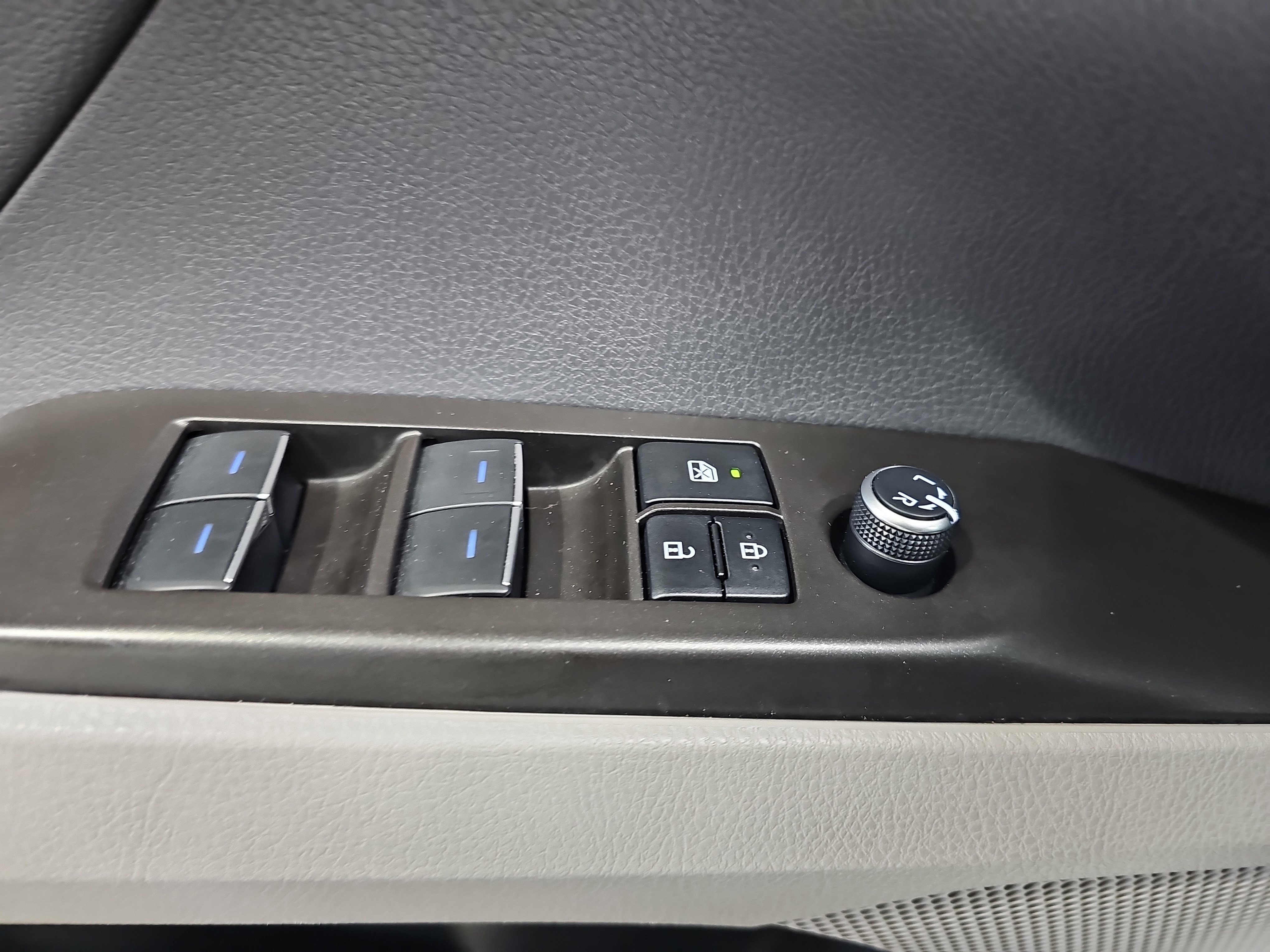 Used 2023 Toyota Camry XSE image 27