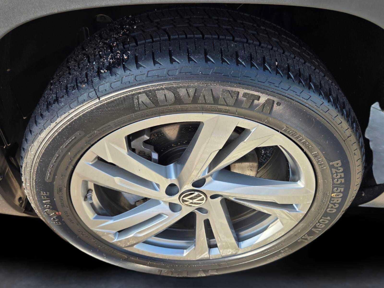 Used 2024 Volkswagen Atlas Cross Sport SEL R-Line AWD/4WD image 14