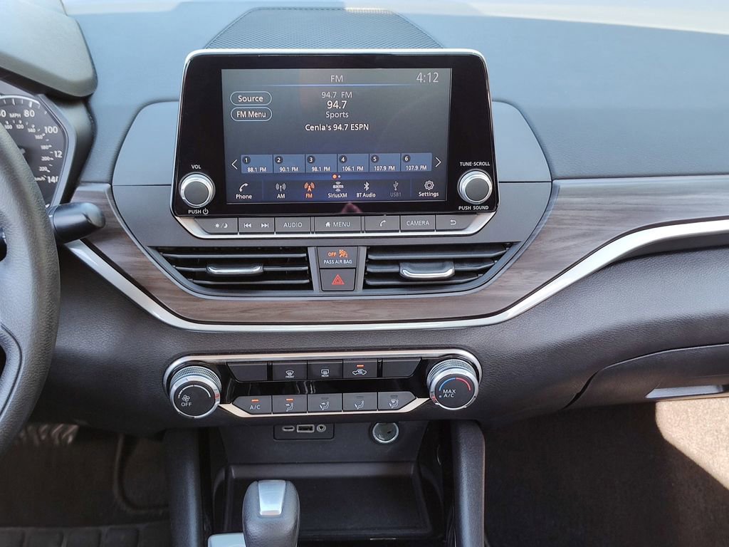 Used 2024 Nissan Altima 2.5 SV image 18