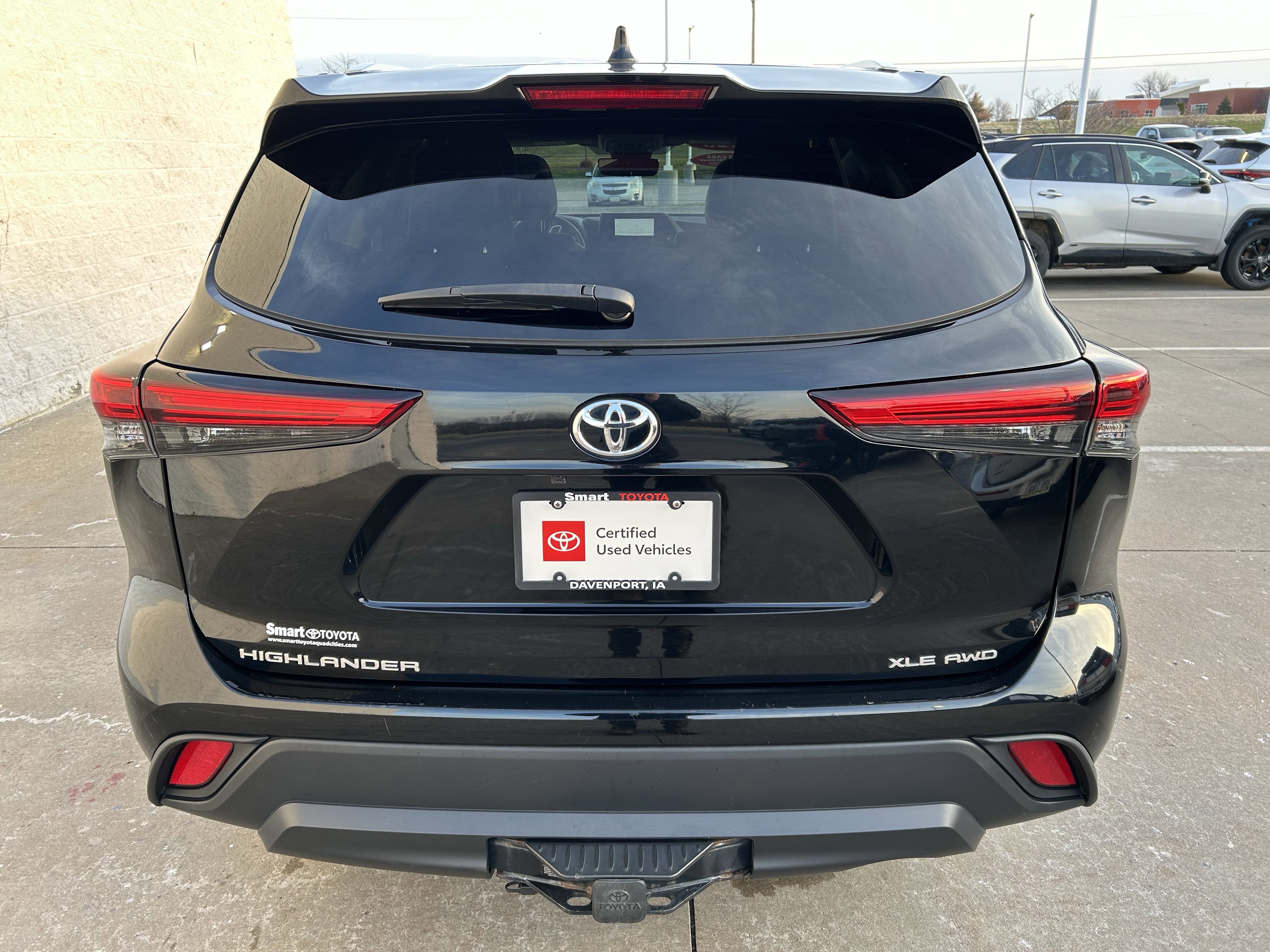 Used 2023 Toyota Highlander XLE image 5